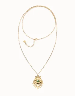 Collar largo bañado en oro 18k con detalle de ojo y cristal facetado verde