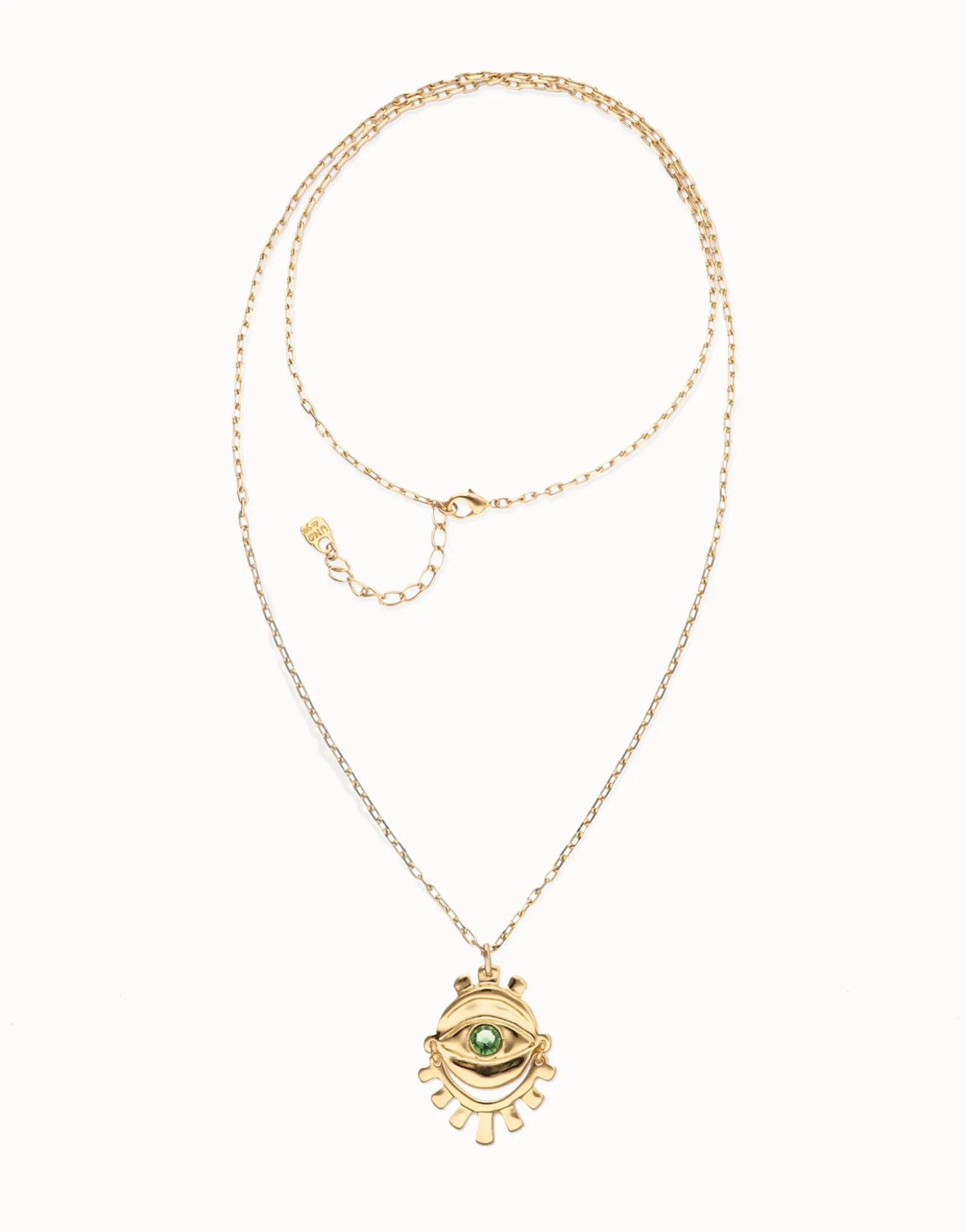 Collar largo bañado en oro 18k con detalle de ojo y cristal facetado verde