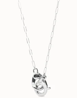 Collar largo bañado en plata con mosquetón entrelazado