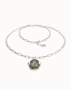 Collar largo bañado en plata con cristal facetado ovalado gris grande