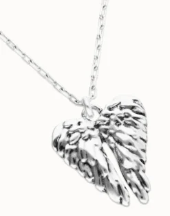 Collar largo en plata de ley y detalle de alas