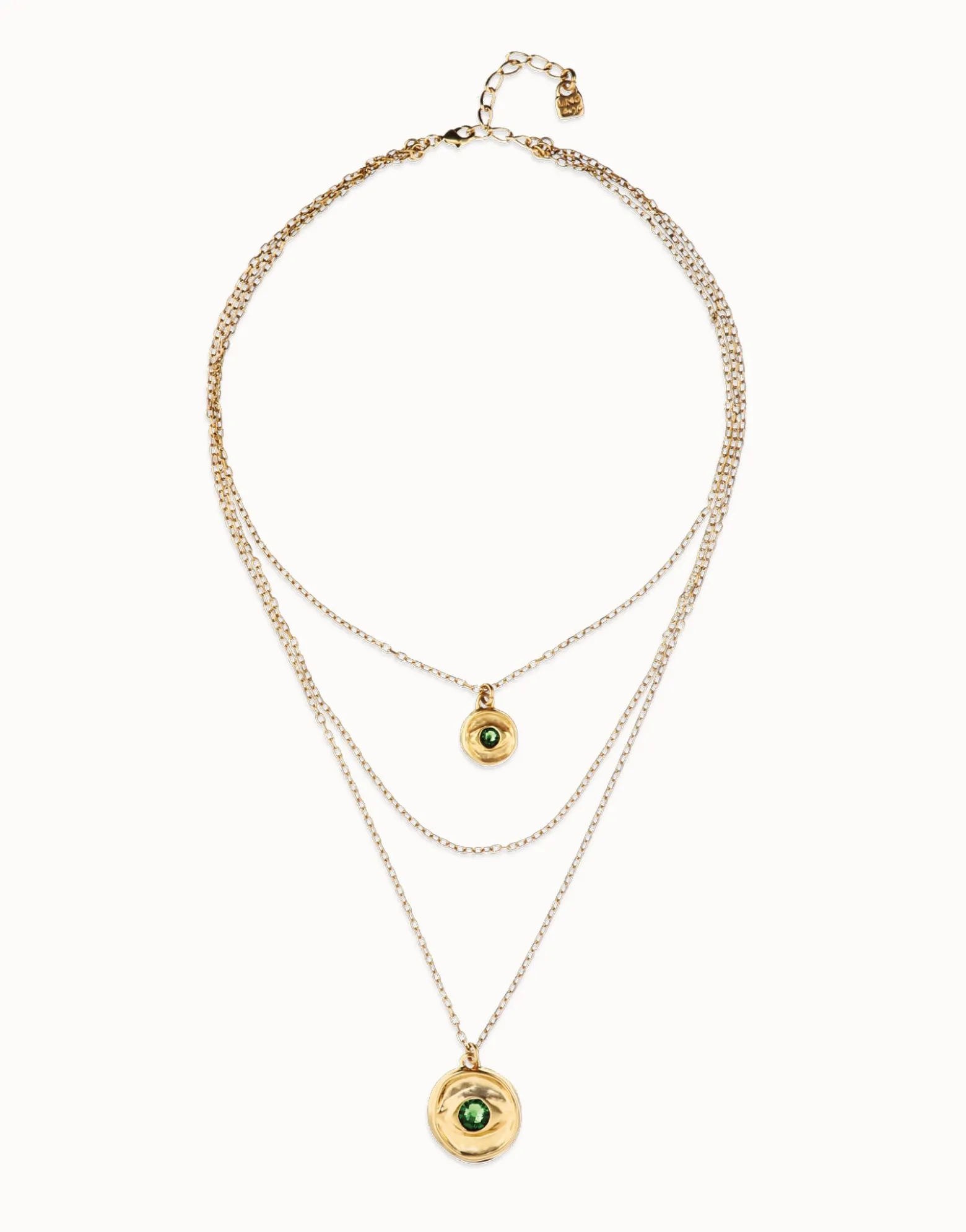 Collar triple bañado en oro 18k con charms de ojo y cristal facetado verde