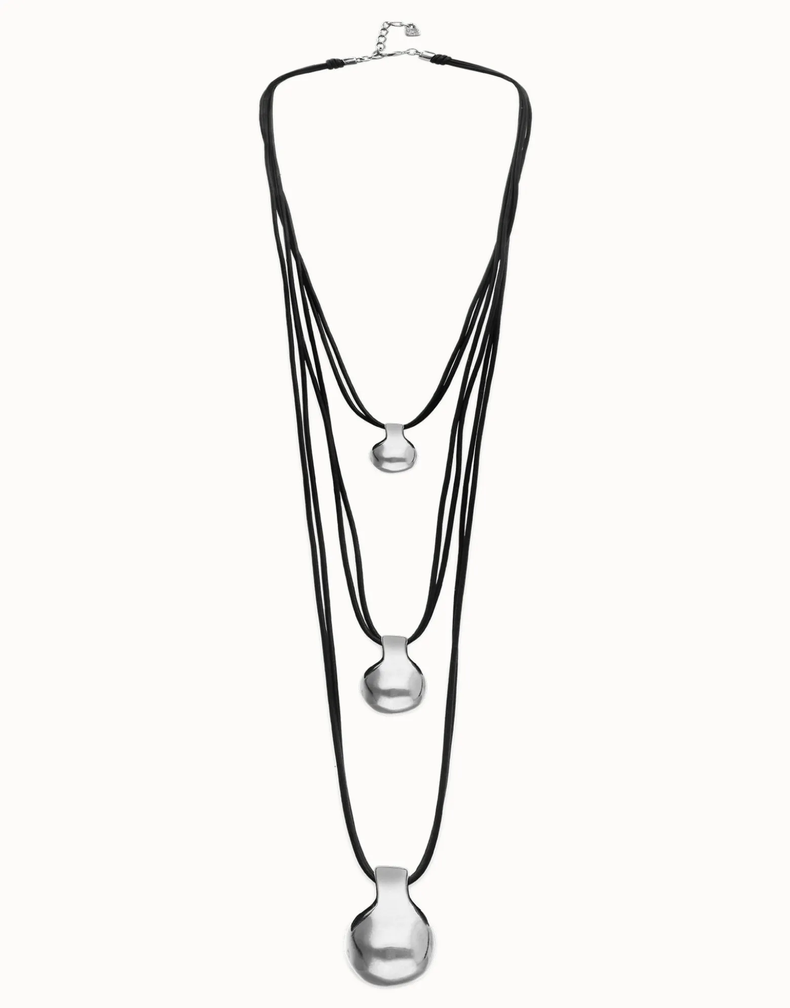 Collar triple de cuero con tres esferas bañadas en plata de ley