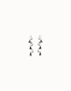 Pendientes alargados en zig-zag bañados en plata de ley