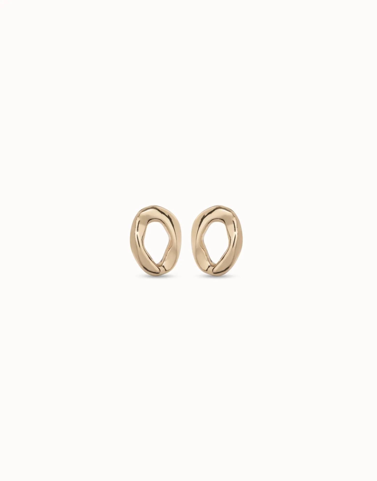 Pendientes bañados en oro 18K con forma de eslabón