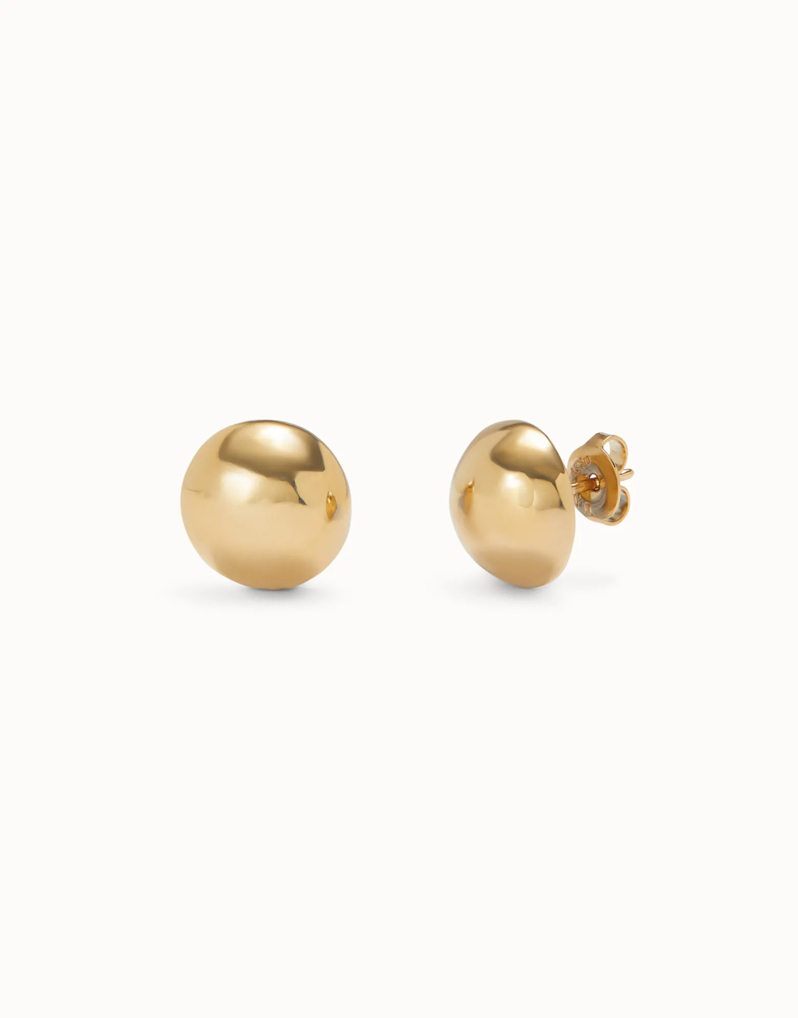 Pendientes bañados en oro 18k en forma de bola