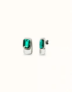 Pendientes con forma rectangular bañados en plata de ley con cristal verde