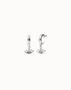 Pendientes de aro bañados en plata de ley con forma ojo y cristal facetado azul