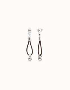 Pendientes de cuero largo con detalle de esfera bañado en plata de ley