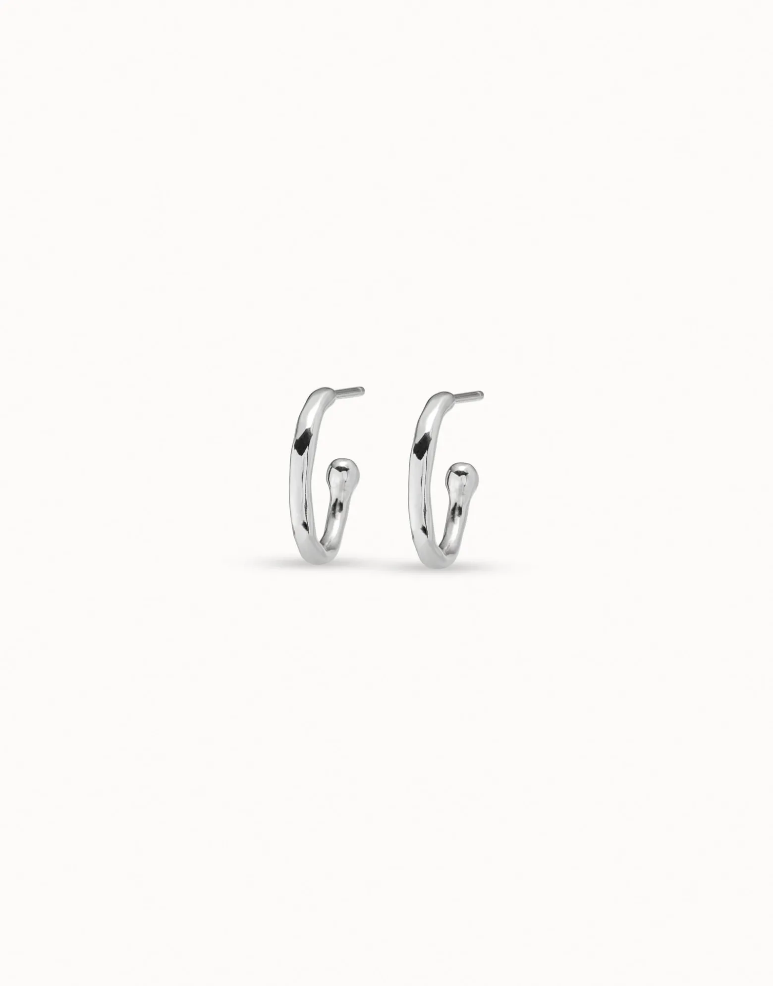Pendientes en forma de aros bañados en plata de ley