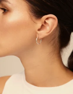 Pendientes en forma de aros bañados en plata de ley
