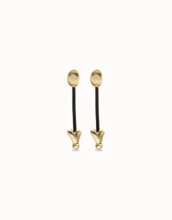 Pendientes largos con cuero y corazones bañados en oro 18k