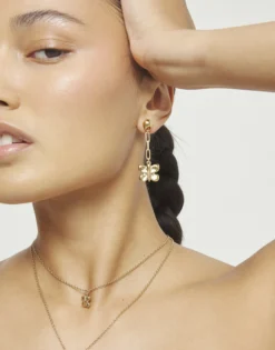 Pendientes largos de aleación de metales bañados en oro 18k en forma de mariposa