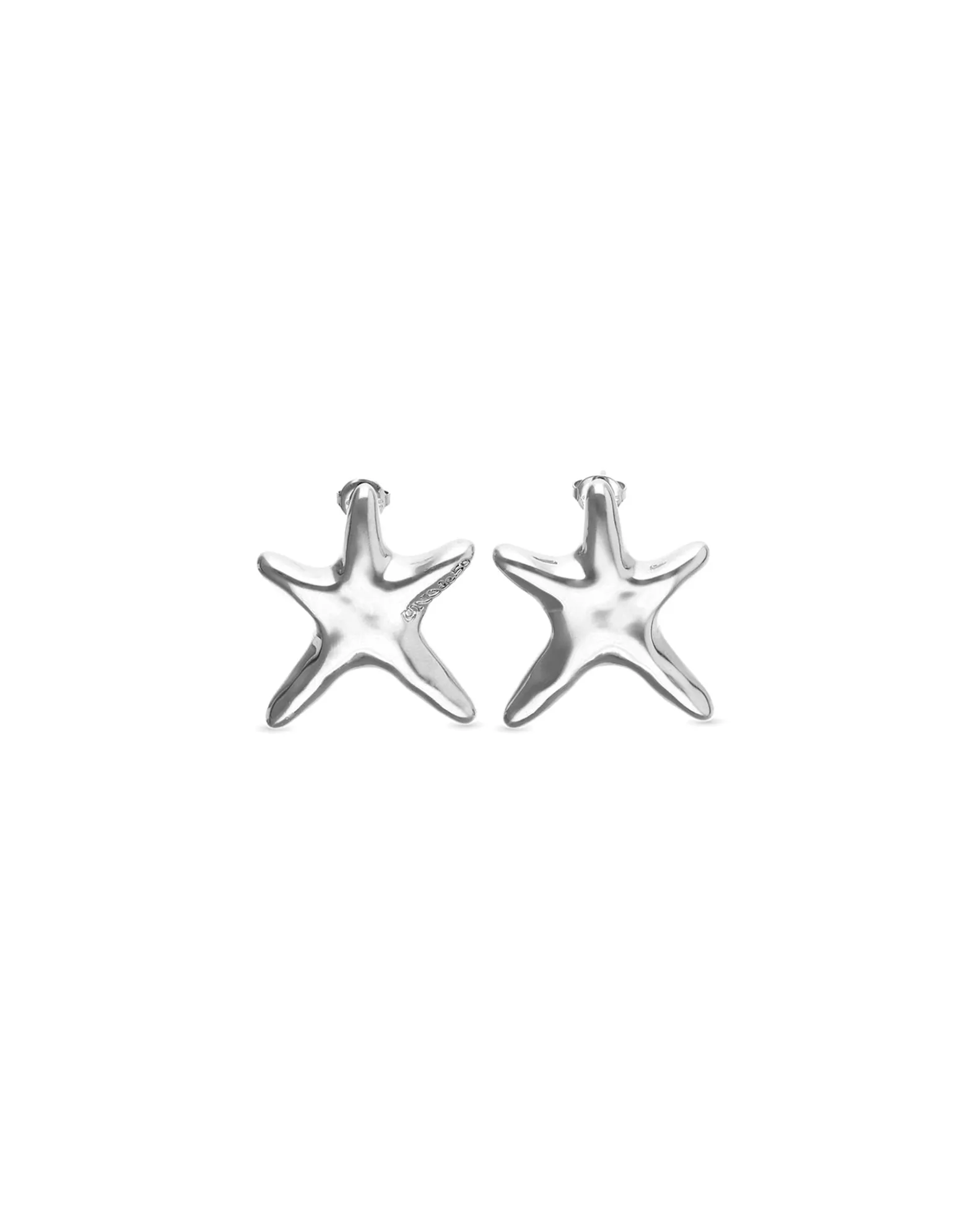 Pendientes medianos bañados en plata estrella de mar