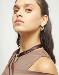 Pendientes pequeños de corazón bañado en oro 18k