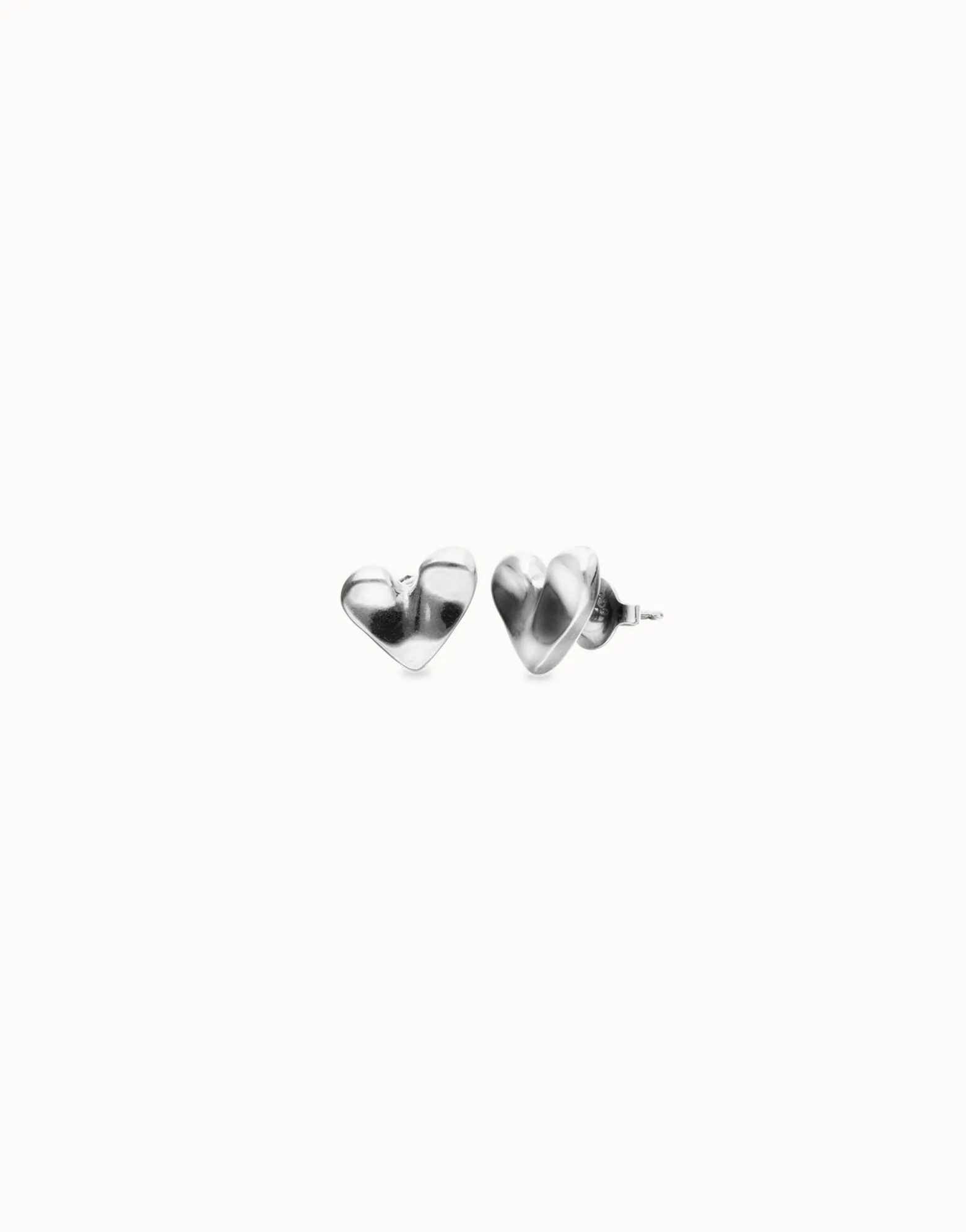 Pendientes tipo piercing de corazón bañados en plata de ley