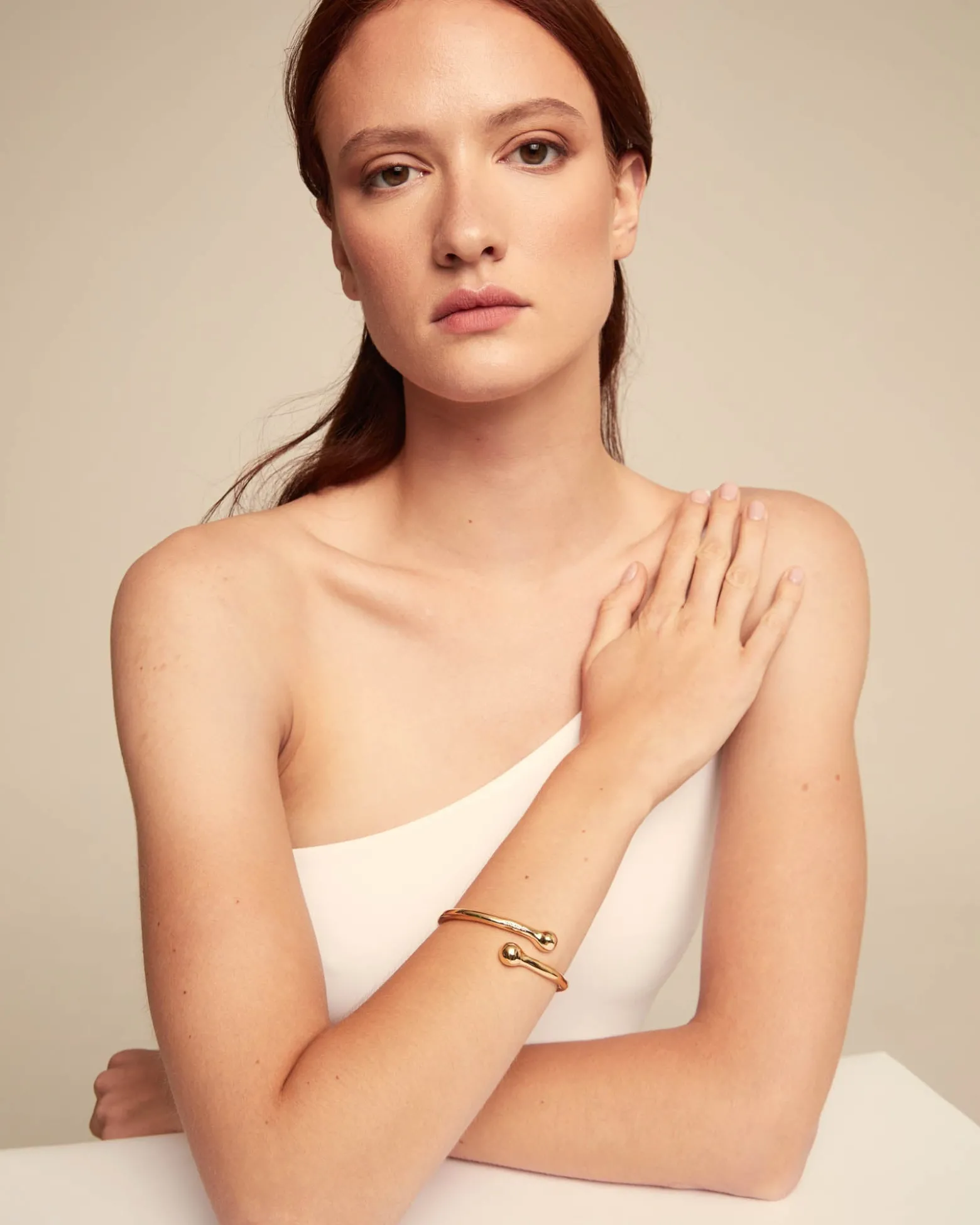 Pulsera bañada en oro 18k con muelle interior