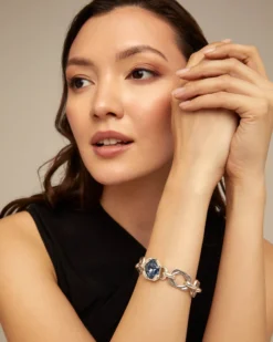 Pulsera bañada en plata de ley con eslabones y cristal azul