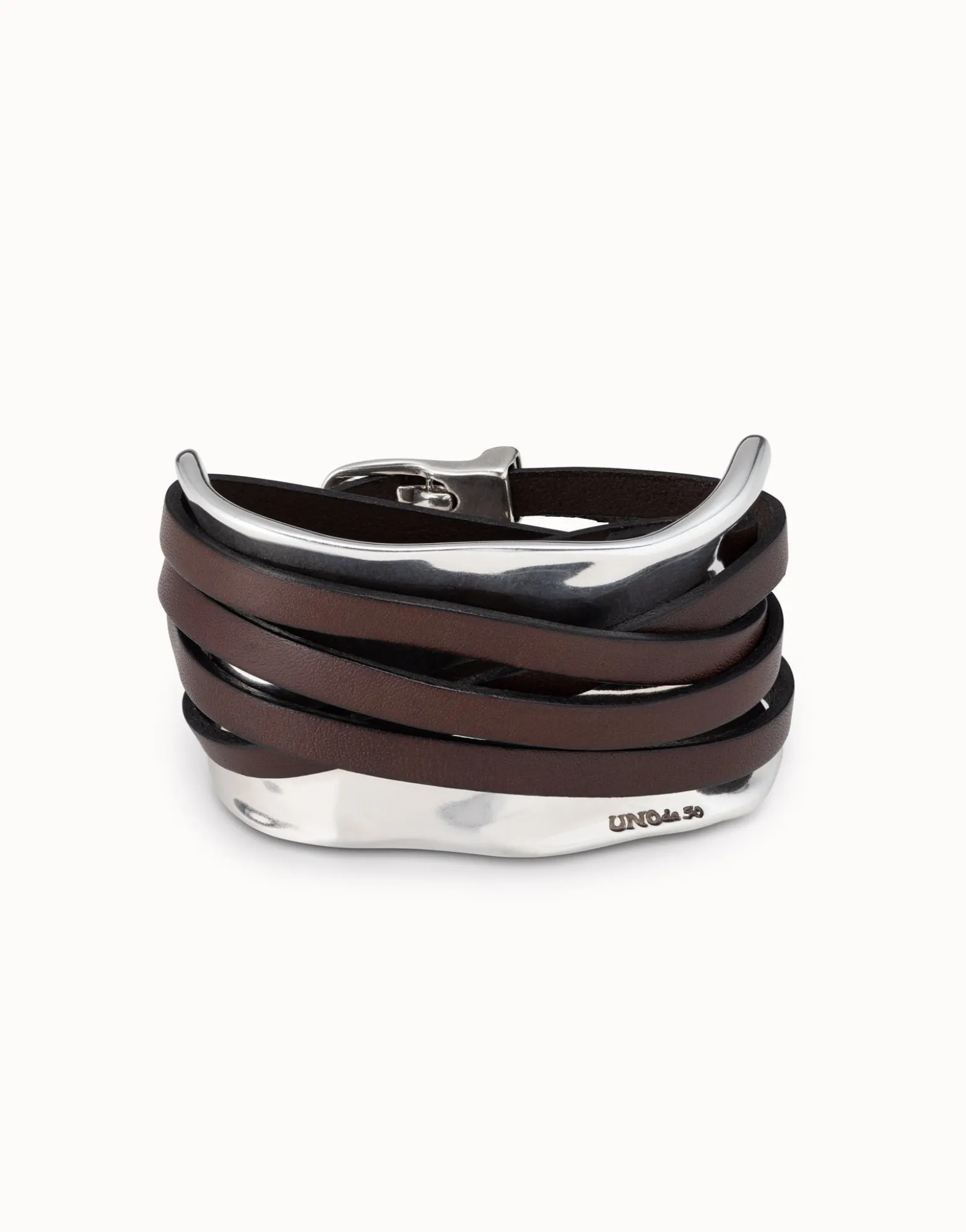 Pulsera bañada en plata de ley con tiras de cuero