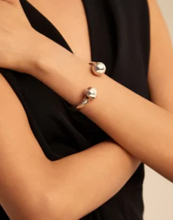 Pulsera bañada en plata de ley diseño clásico para mujer