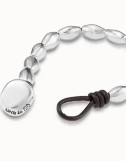 Pulsera bañada en plata de ley y cuero con fornitura ovalada