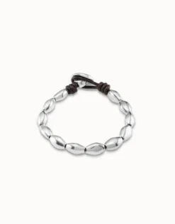 Pulsera bañada en plata de ley y cuero con fornitura ovalada