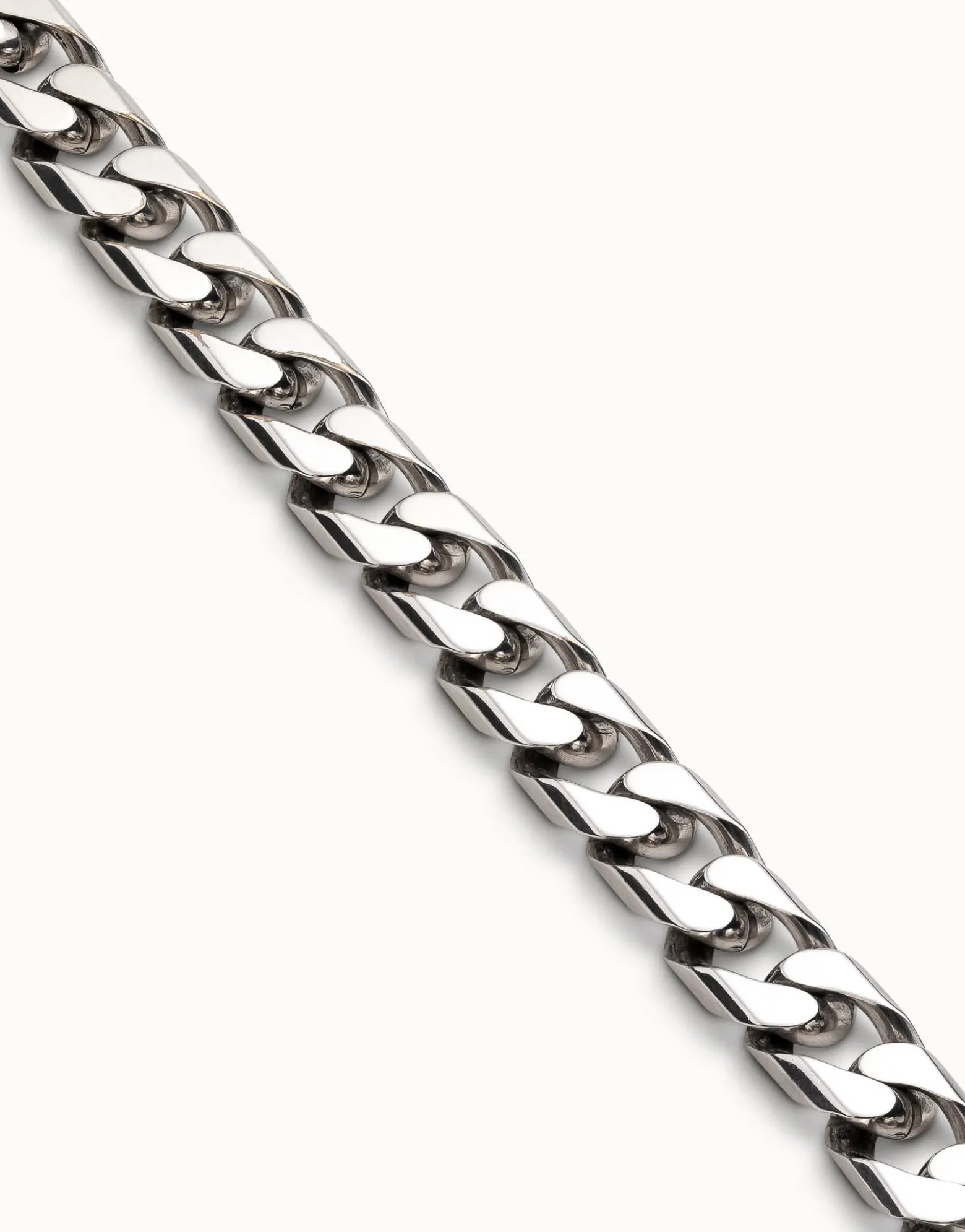 Pulsera bañada en plata ley con cadena barbada y cierre automático