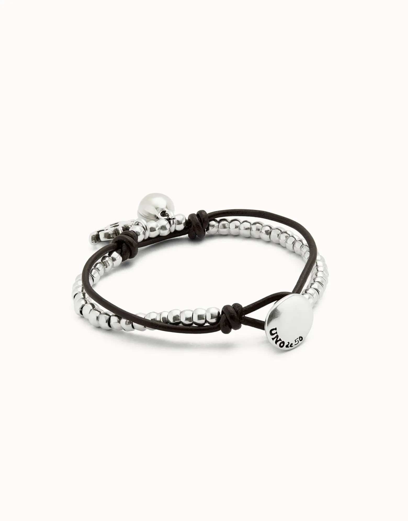 Pulsera bañadas en plata de ley con cuero y cristal de murano marfil