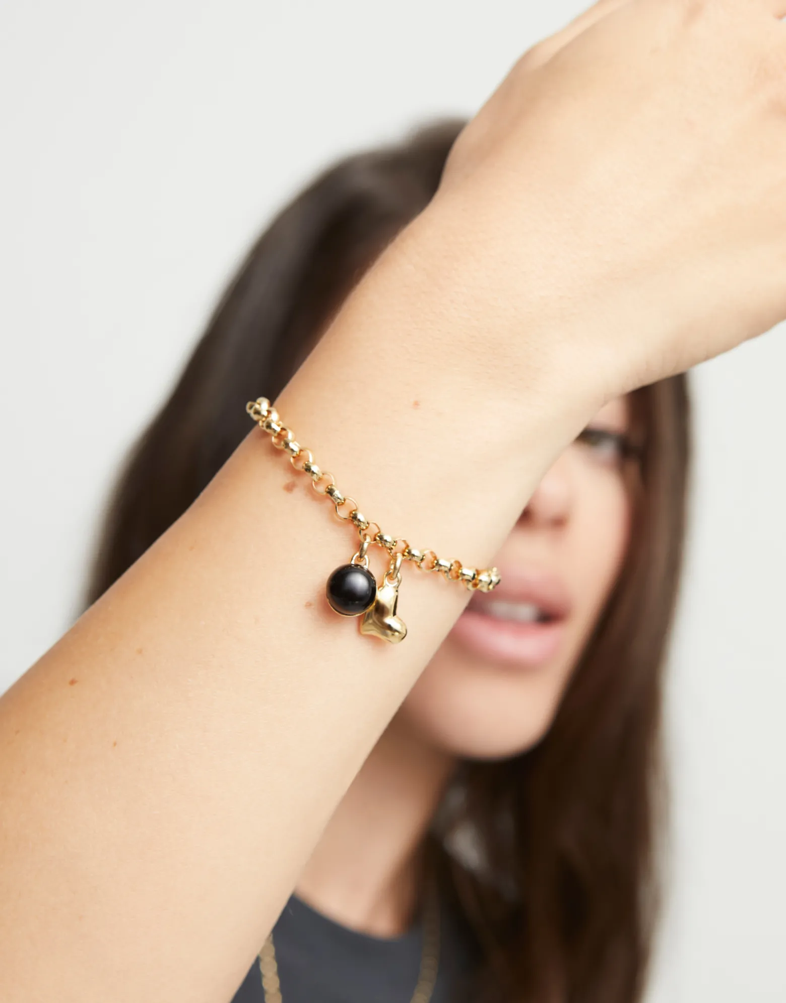 Pulsera cadena bañadas en oro 18k con charm corazón