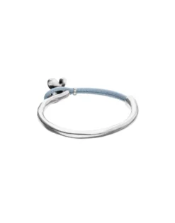 Pulsera combinada en cuero azul y plata de ley con adorno de mariposa