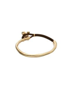 Pulsera combinada en cuero marrón y oro 18k con adorno de mariposa