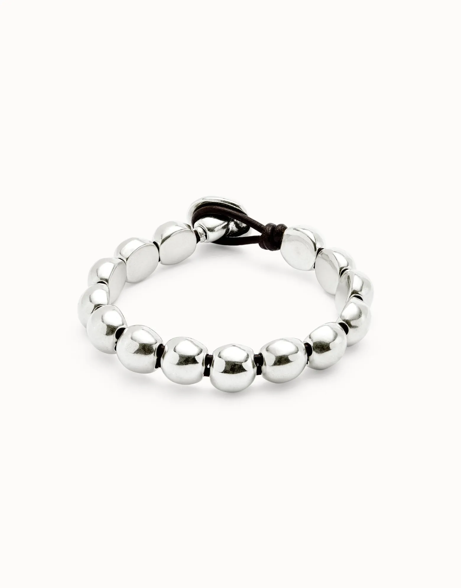 Pulsera con cuentas redondas pequeñas bañadas en plata de ley