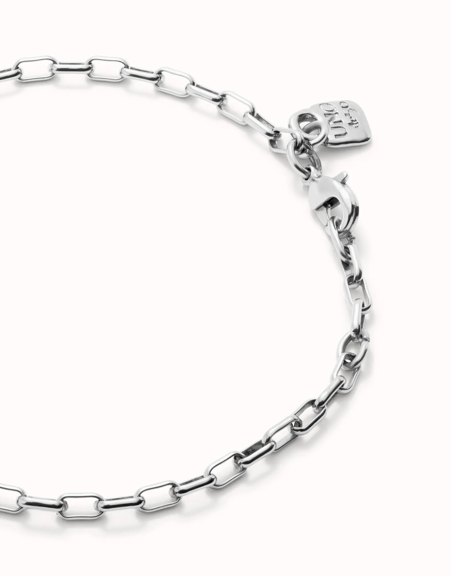 Pulsera con eslabones medianos bañada en plata de ley