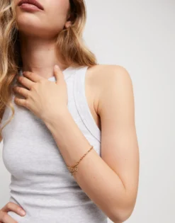 Pulsera con eslabones medianos bañada en oro 18k