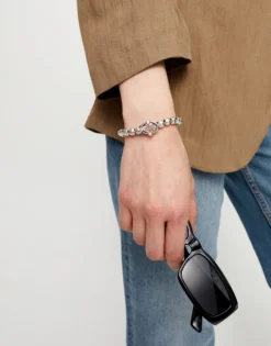 Pulsera de bolas bañada en plata con cristal facetado ovalado rosa