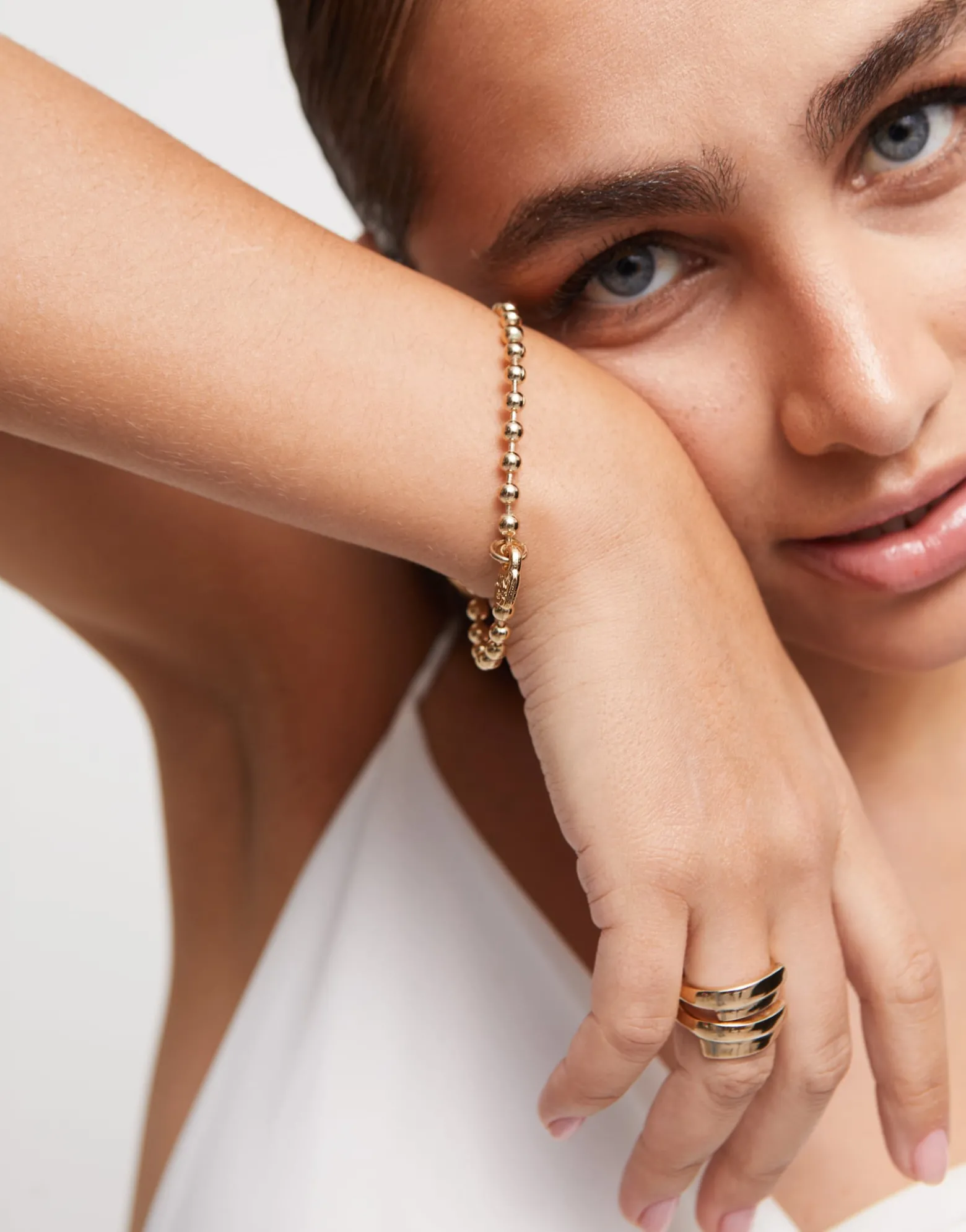Pulsera de bolitas bañada en oro de 18k