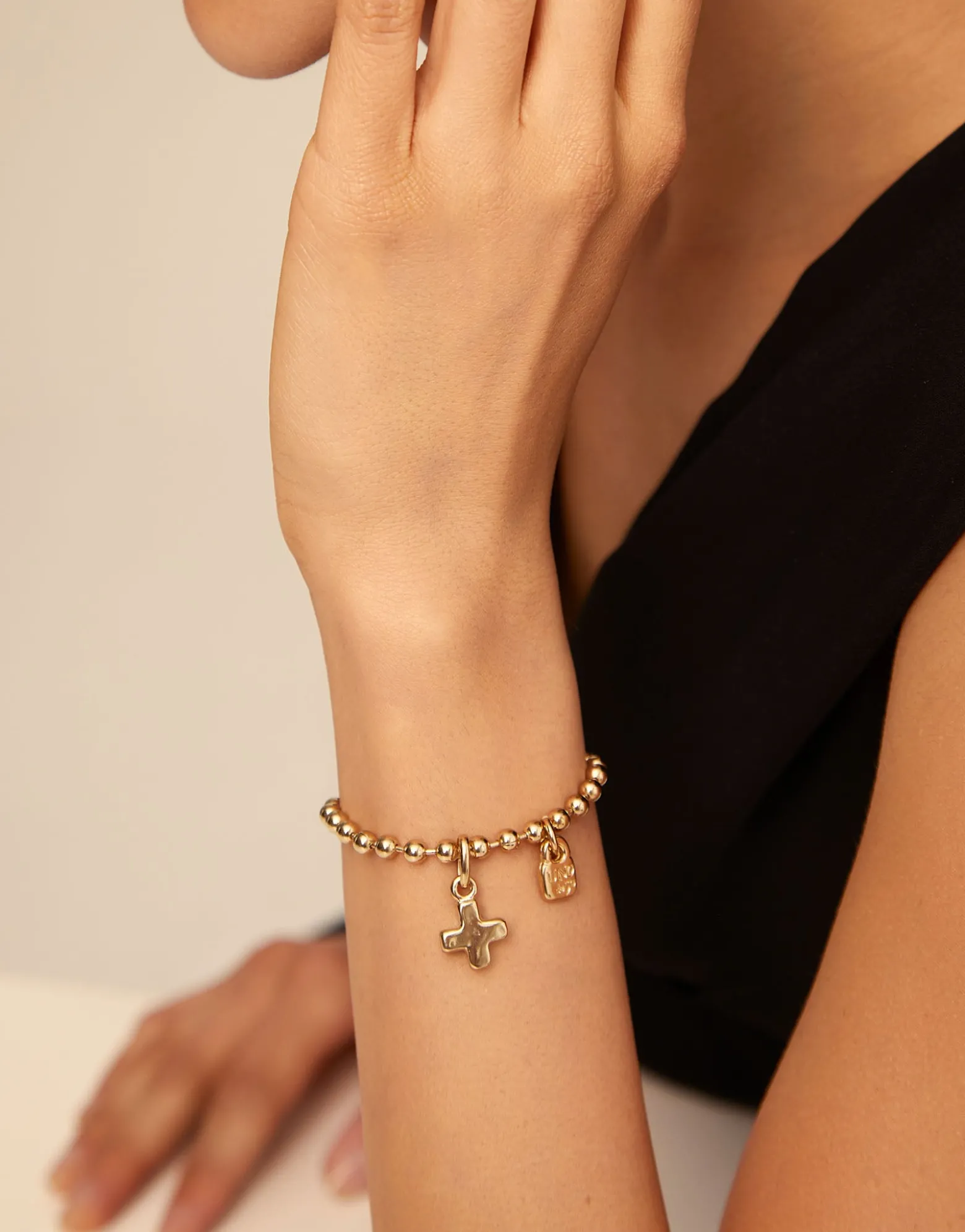 Pulsera de bolitas bañada en oro de 18k