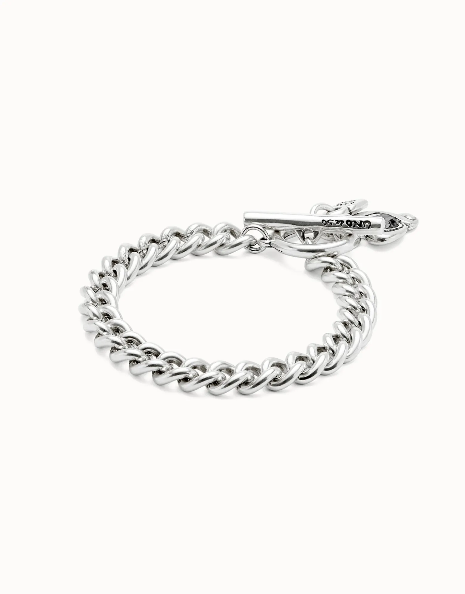 Pulsera de cadena bañada en plata de ley con cristal negro