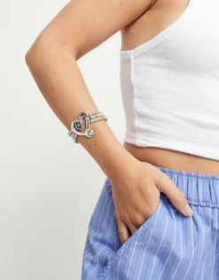 Pulsera de cuentas con corazón bañado en plata de ley con cristal negro
