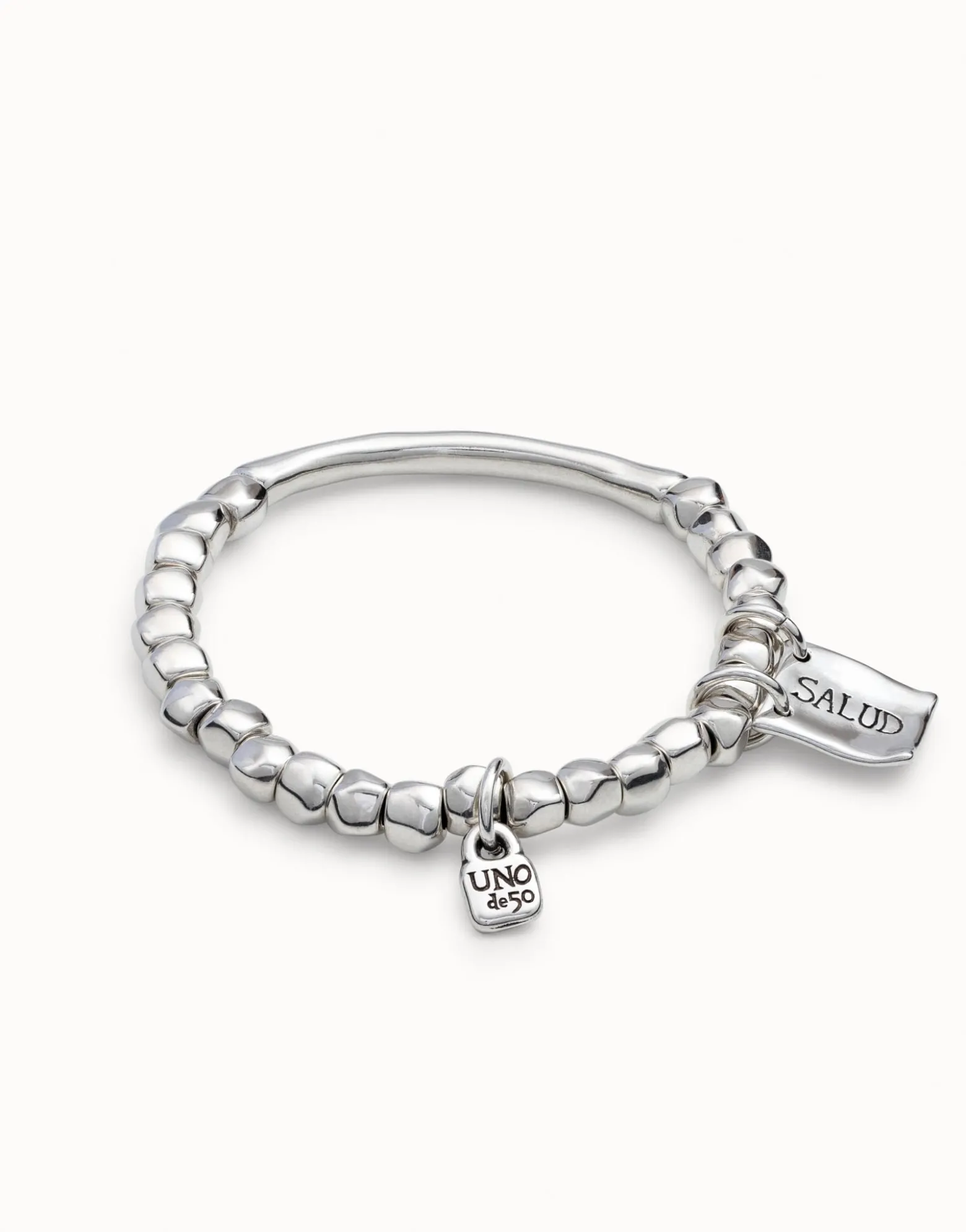 Pulsera de cuentas y pieza tubular de bañada en plata