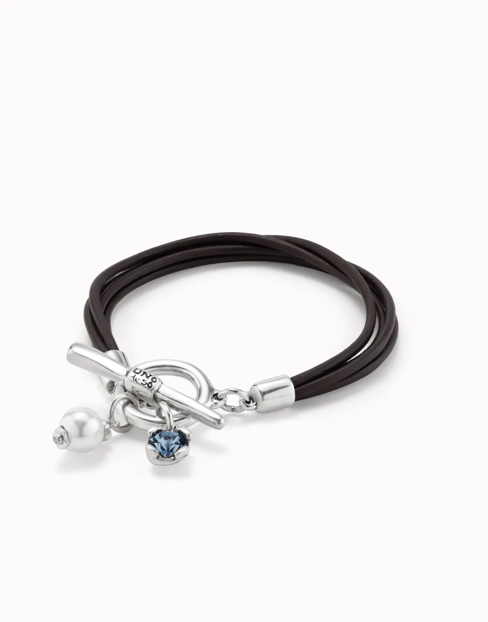 Pulsera de cuero bañada en plata de ley con charms
