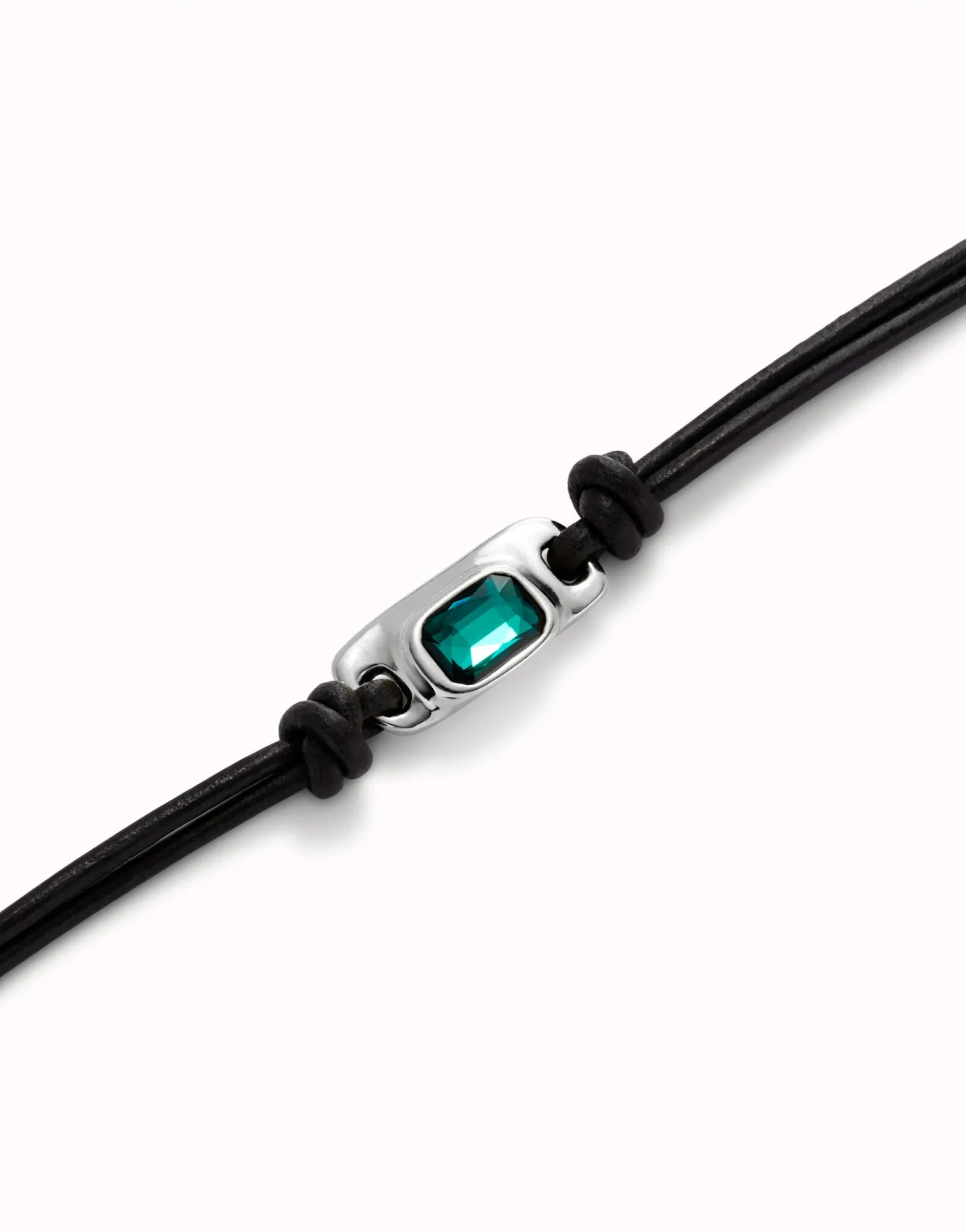 Pulsera de cuero bañada en plata de ley con cristal verde