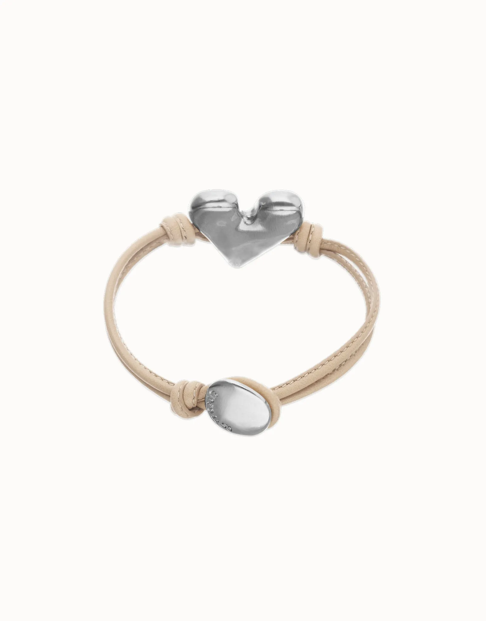 Pulsera de cuero camel con detalle de corazón bañado en plata de ley