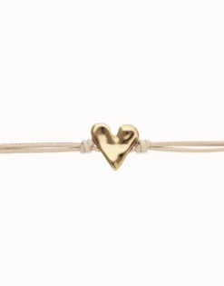 Pulsera de cuero camel con detalle de corazón bañado en oro 18k