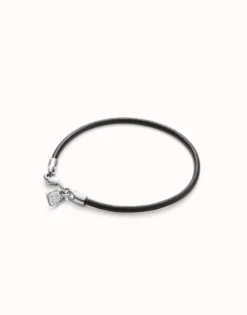 Pulsera de cuero cierre bañado en plata de ley.