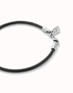 Pulsera de cuero cierre bañado en plata de ley.