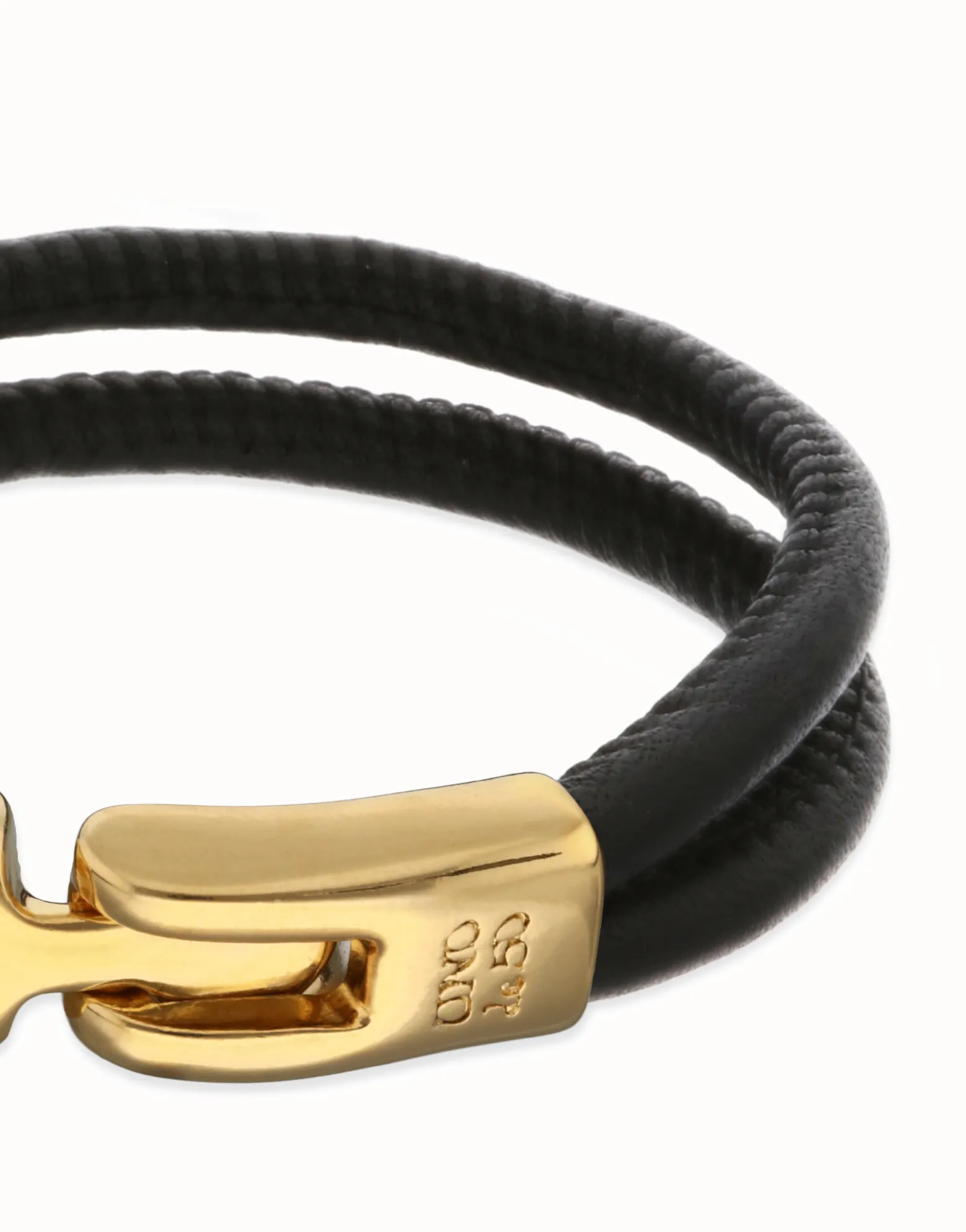 Pulsera de cuero con cierre dorado