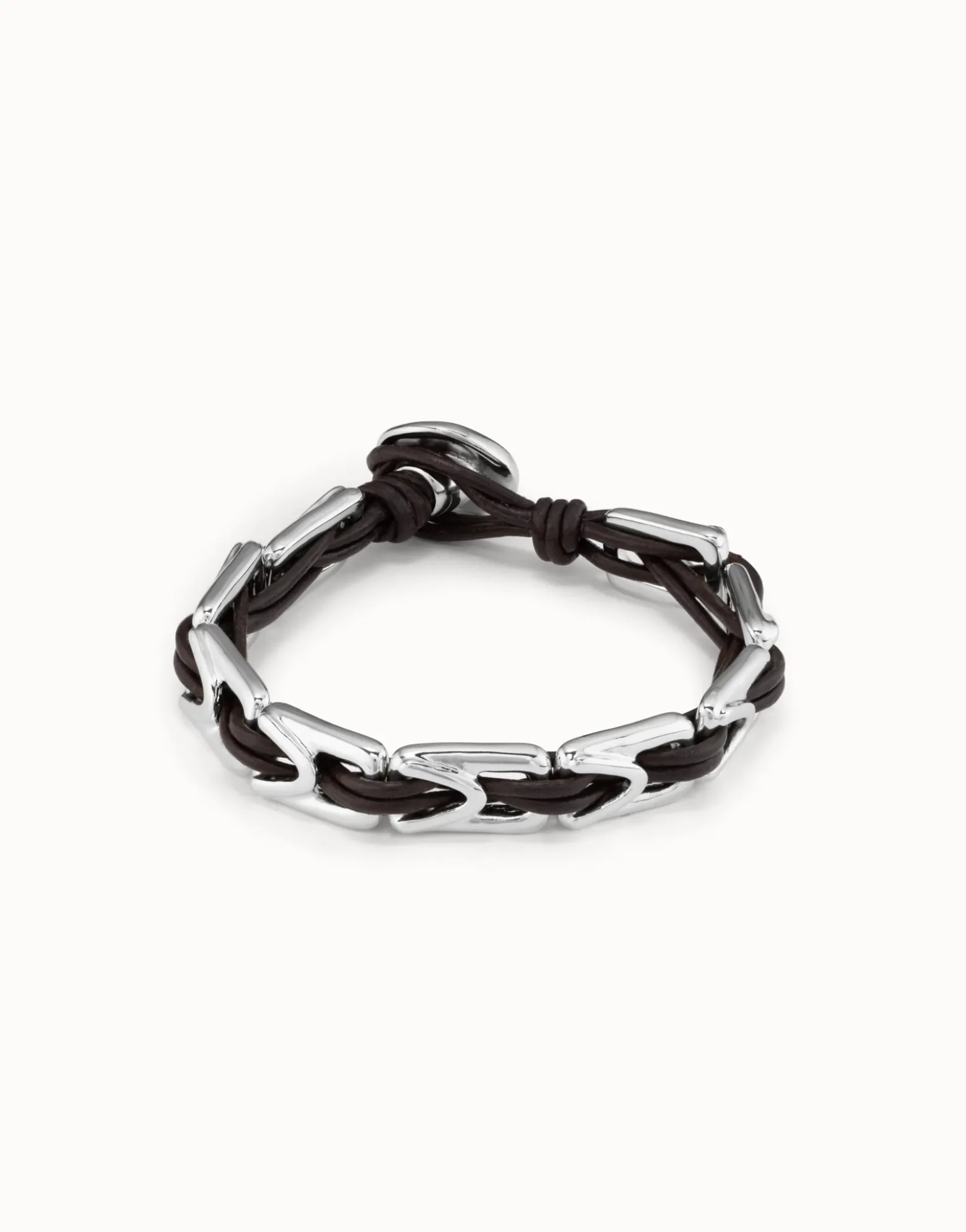 Pulsera de cuero con eslabones bañados en plata de ley