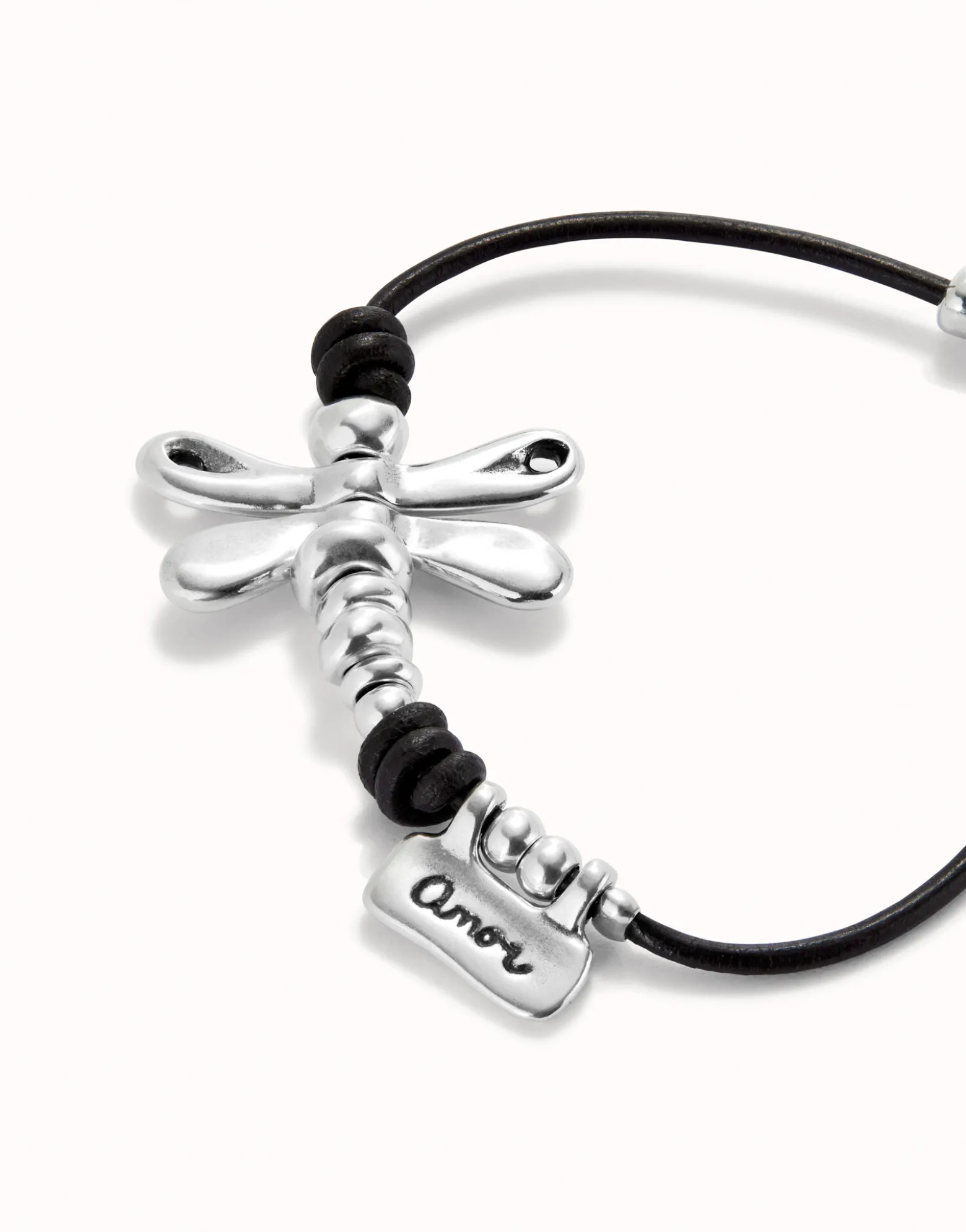 Pulsera de cuero con libélula bañado en plata de ley