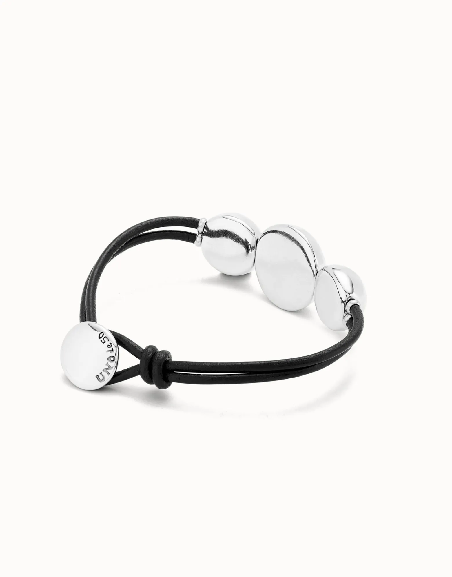 Pulsera de cuero con tres bolas grandes bañadas en plata de ley
